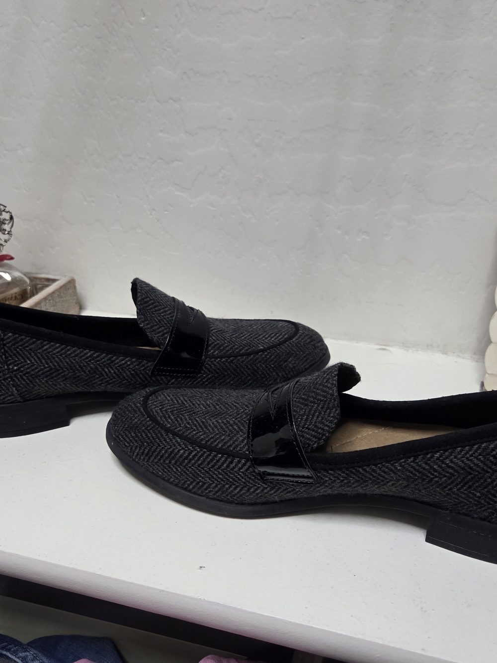 Clarks Women’s Charcoal Herringbone Flats with Black Patent Strap - Picture 4 of 11